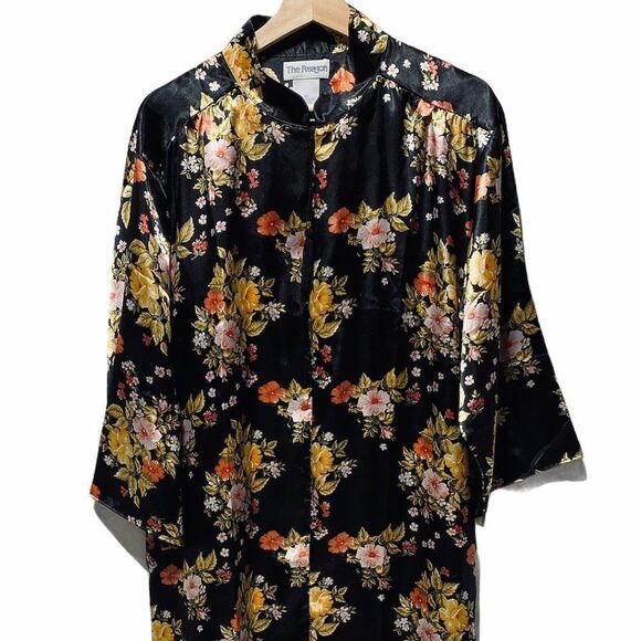 the Paragon Vintage Floral Black Mumu Robe - Picture 4 of 10